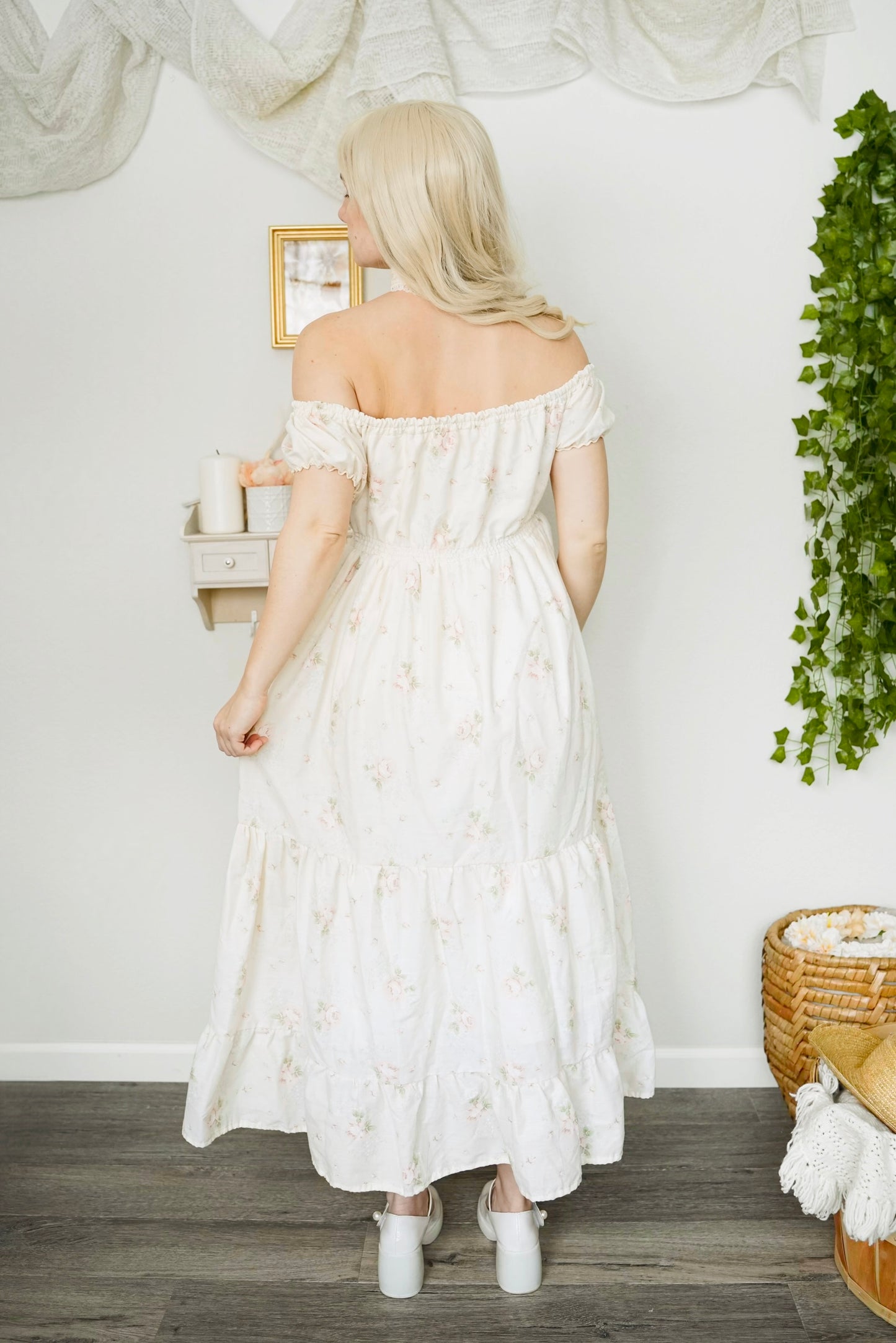 High Waist Creamy Floral Dress (S-M)