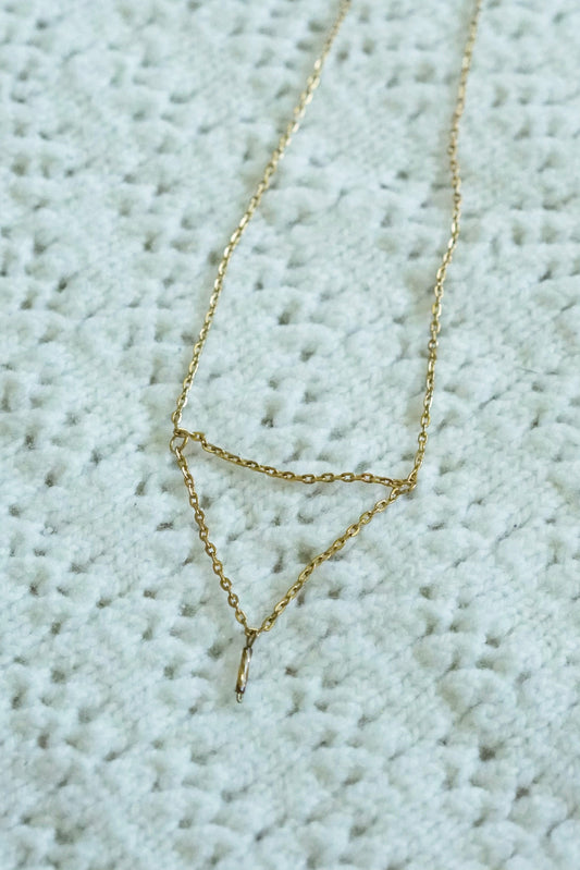 Simple Triangle Necklace
